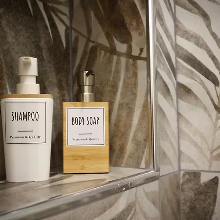 ゲストハウス Front House パレルモ