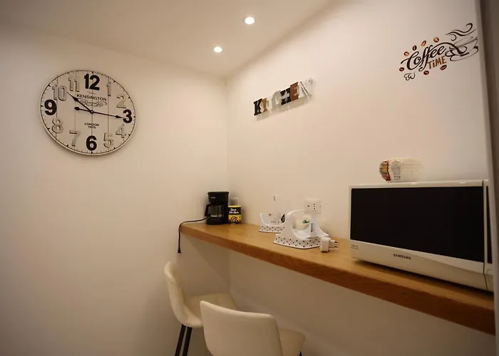 Front House パレルモ