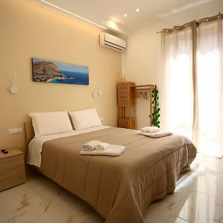 Front House Affittacamere