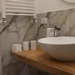Front House Affittacamere